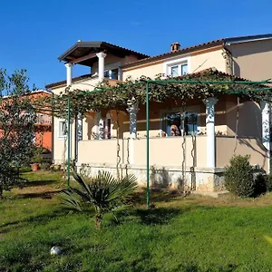 Comfortable Near Pula Apartment
